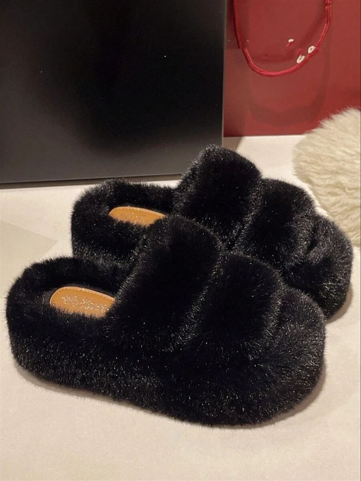 Women winter slipper